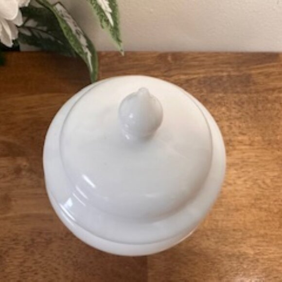 Vintage Avon Milk Glass Apothecary Jar Bird Floral Motif Lidded Container - Picture 4 of 6